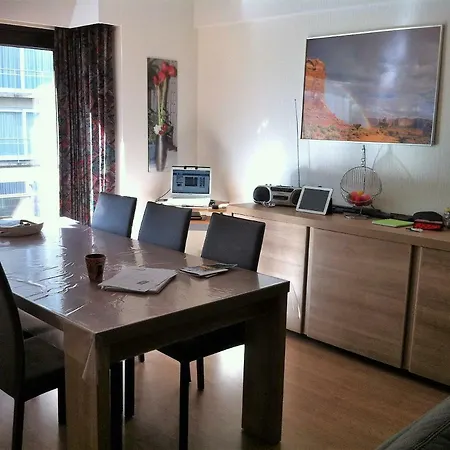 Appartement Spacieux Au Coin De La